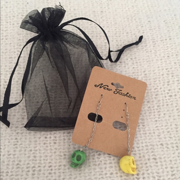 Drop Skull Chain Earrings - Picture 5 of 8